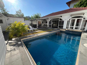 Natural Pool Villa Pattaya 4 BEDROOM